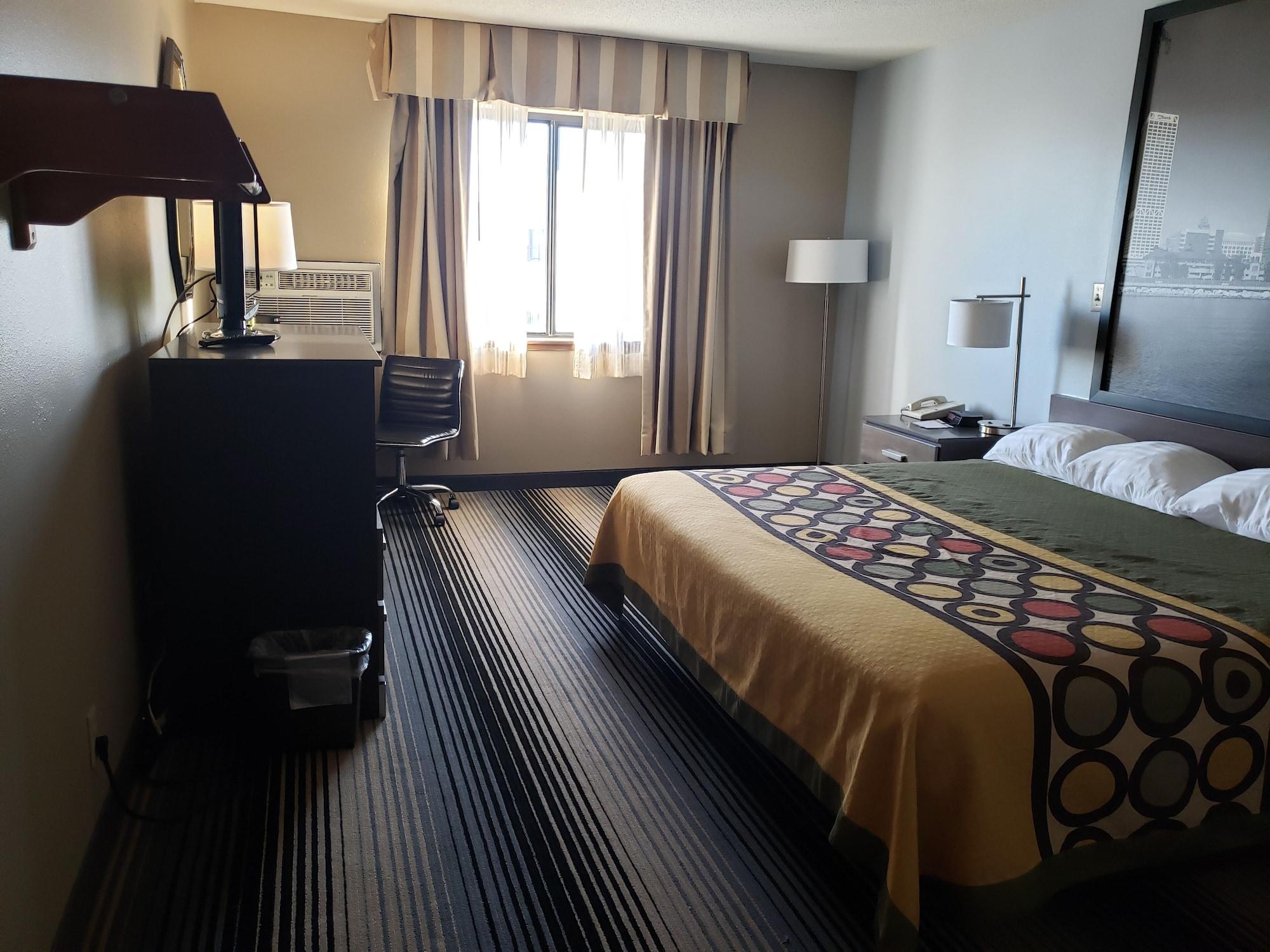 Super 8 By Wyndham Milwaukee Airport Hotel Exterior foto