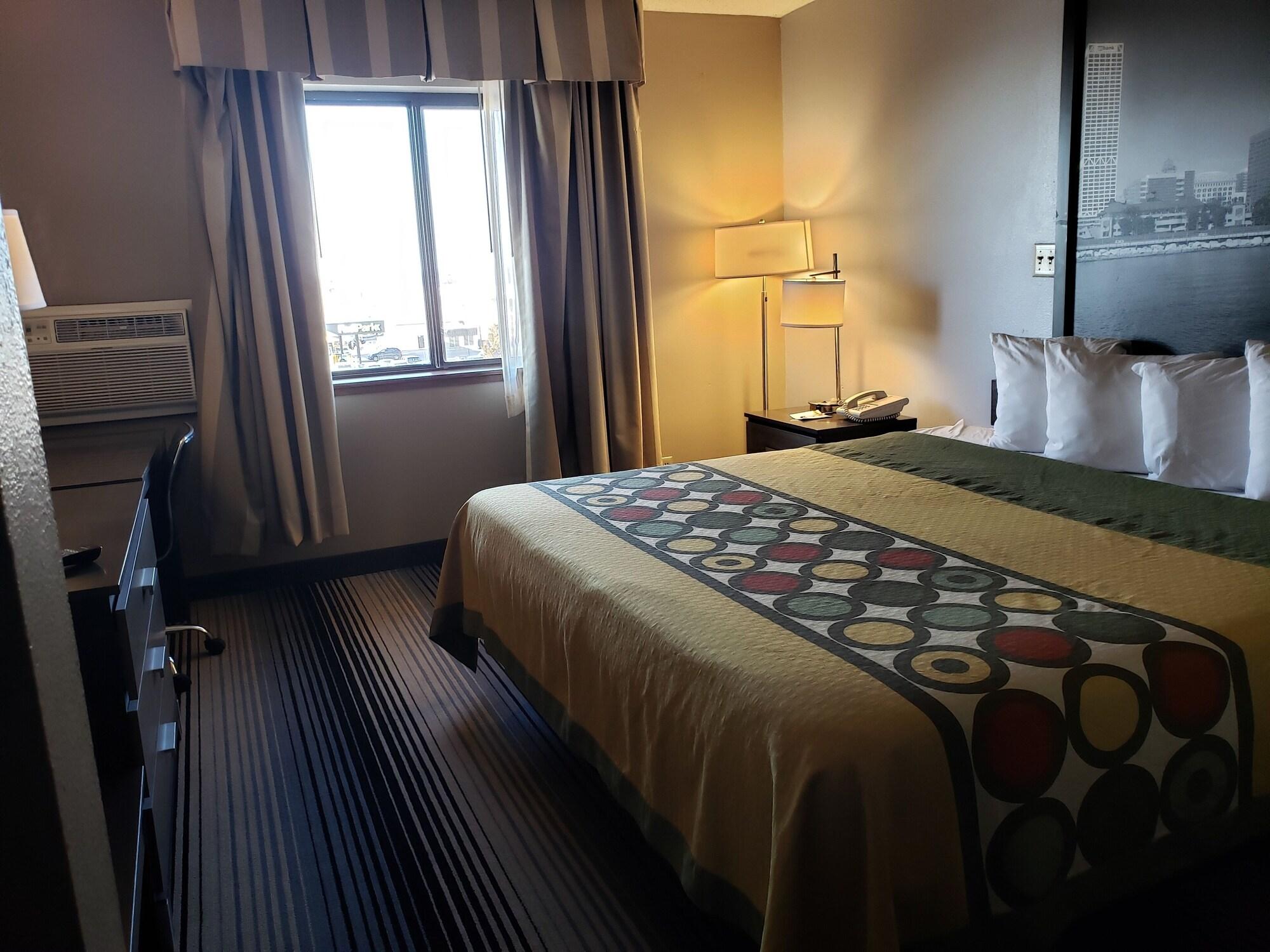 Super 8 By Wyndham Milwaukee Airport Hotel Exterior foto