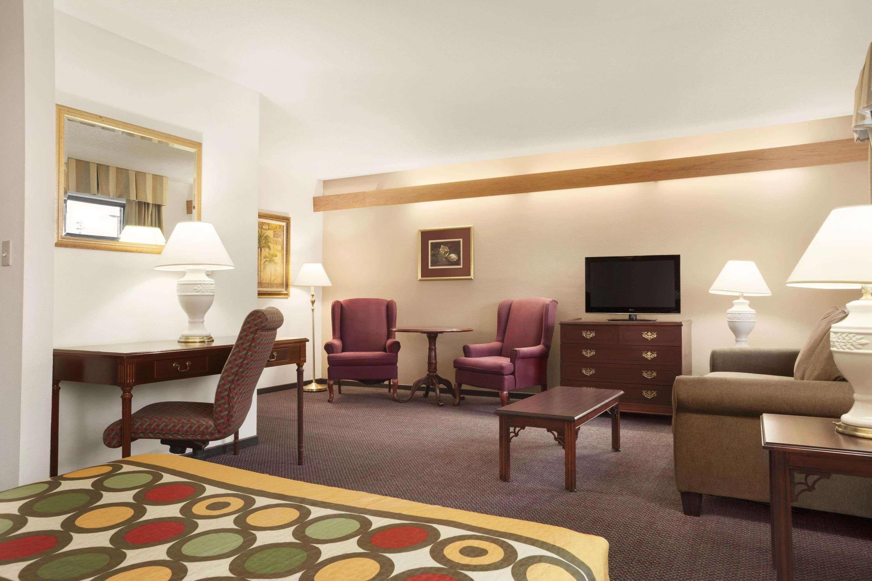 Super 8 By Wyndham Milwaukee Airport Hotel Exterior foto